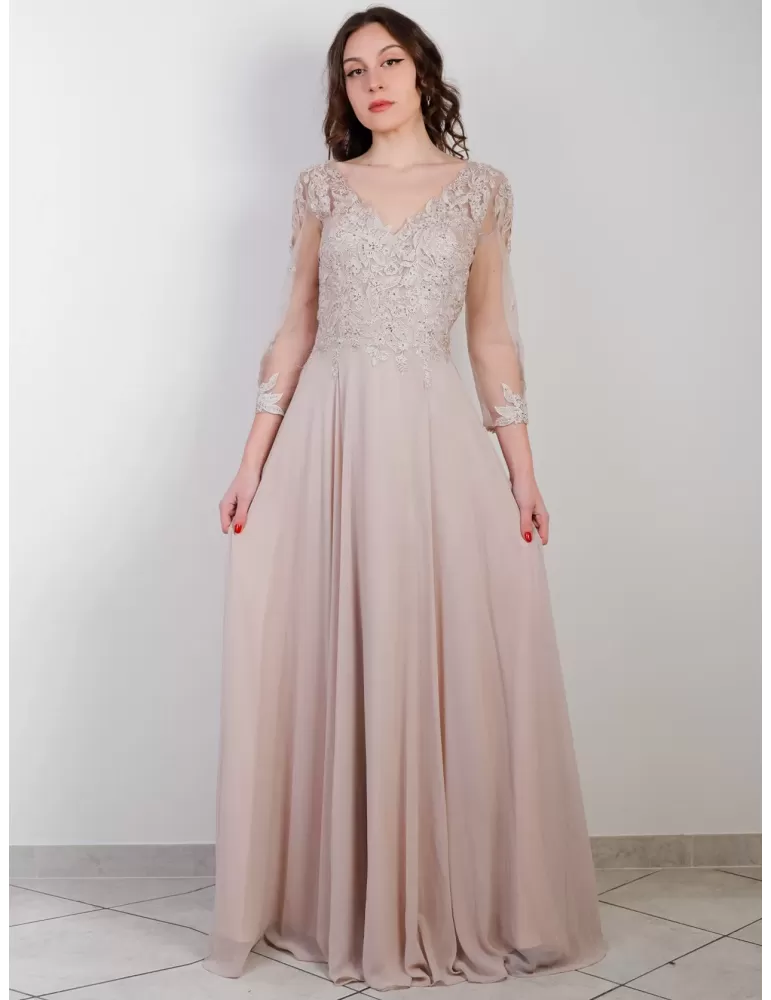 Abito lungo chiffon rosa cipria con corpetto di pizzo e strass