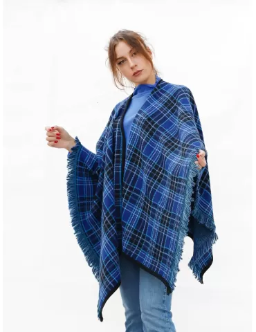 Francesca Mercuriali | Mantella scozzese azzurro e nero ricamo dietro 2