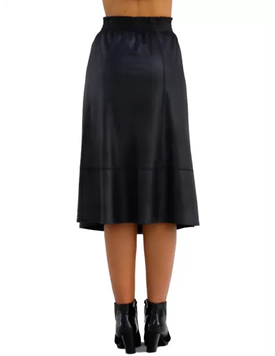 Black faux leather midi A-shape skirt by Elgi
