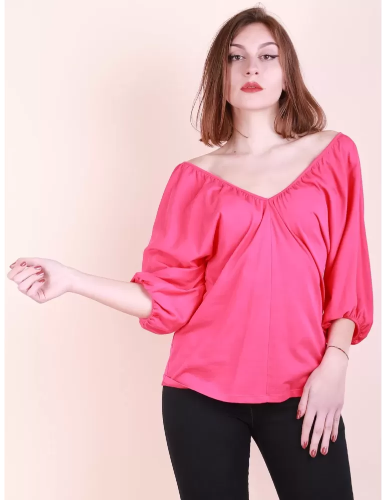 Fuchsia finest cotton v-neck t-shirt by Amethist Fuchsia finest cotton v-neck t-shirt by Amethist