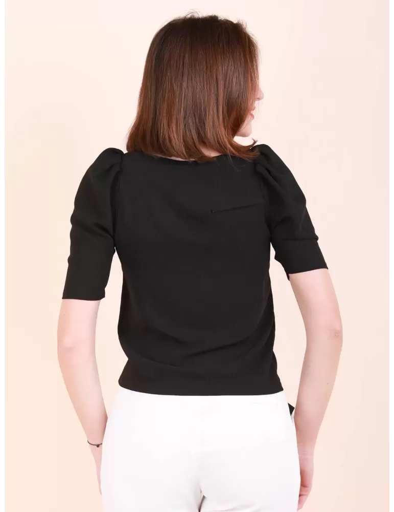 Maglia t-shirt nera con maniche arricciate e matrioska Casting