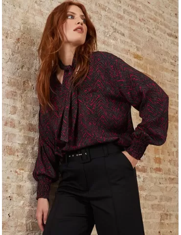 Paz Torras online 2023 | Fuchsia black brown flannel shirt with scarf 2