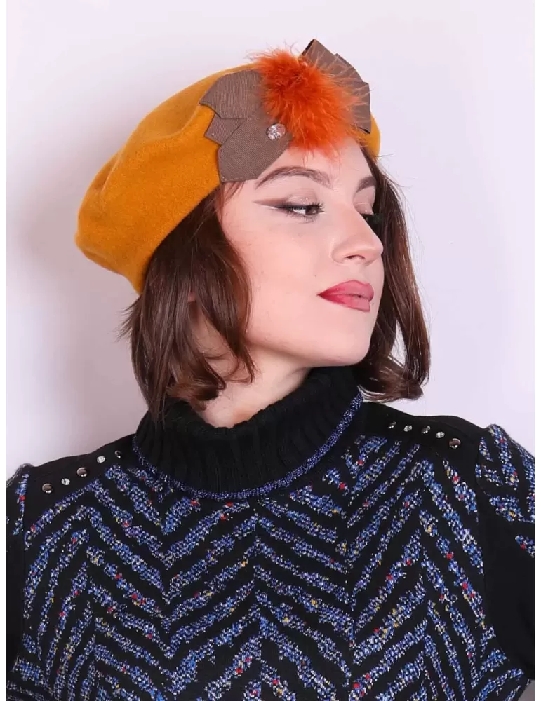 Mustard yellow wool beret hat with ribbon and plume Complit