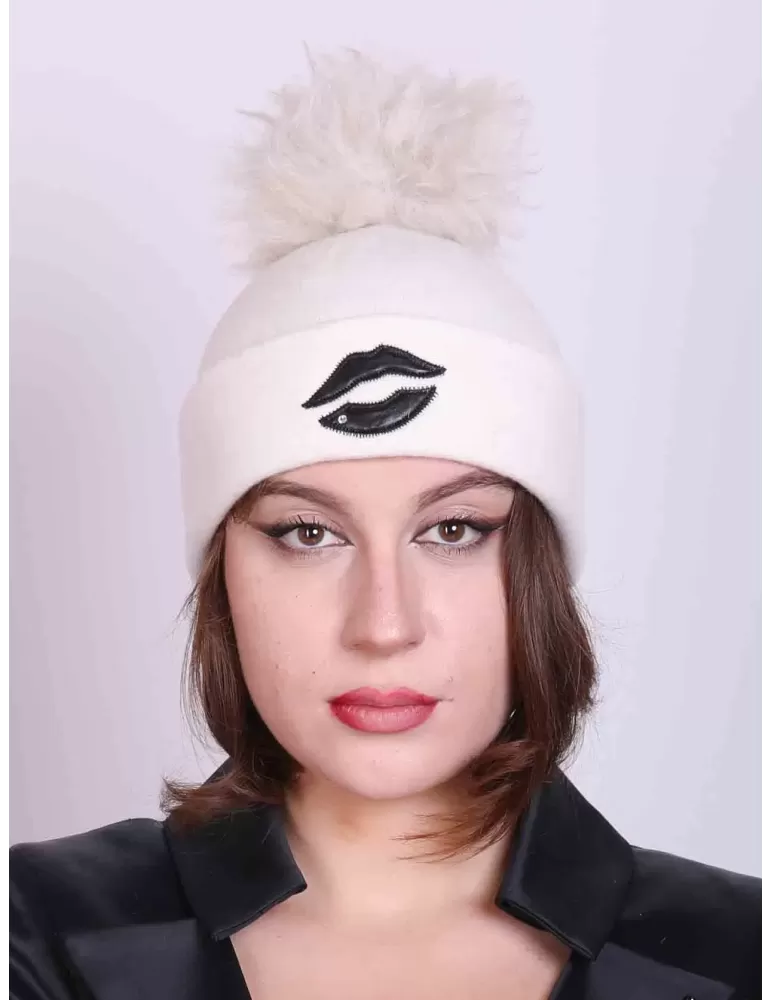 Cappelli Complit | Beanie berretto bianco bocca pelle nera e pon pon