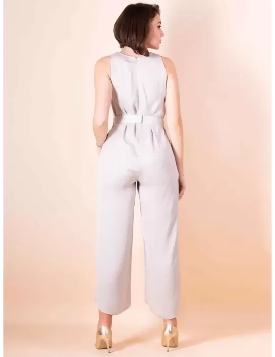 Casting summer 2023 | Tuta pantaloni beige elegante con ricami in oro