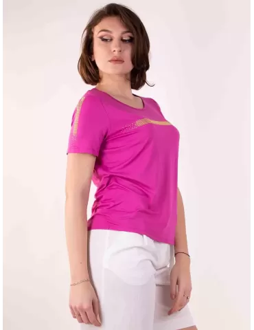 T-shirt fucsia con borchie...