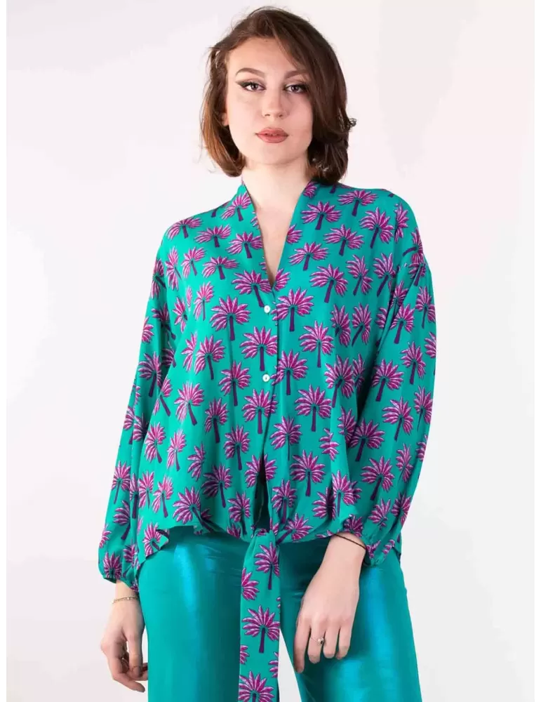 Maesta Milano Italy | Emerald green silk pull-on kimono shirt with scarf Maesta Milano Italy | Emerald green silk pull-on kimono shirt with scarf