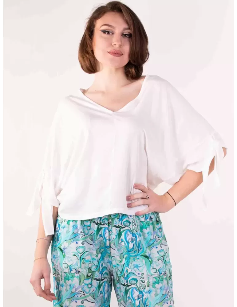 Frida Madè 2023 | Plain white silk pull-on kimono blouse shirt Frida Madè 2023 | Plain white silk pull-on kimono blouse shirt