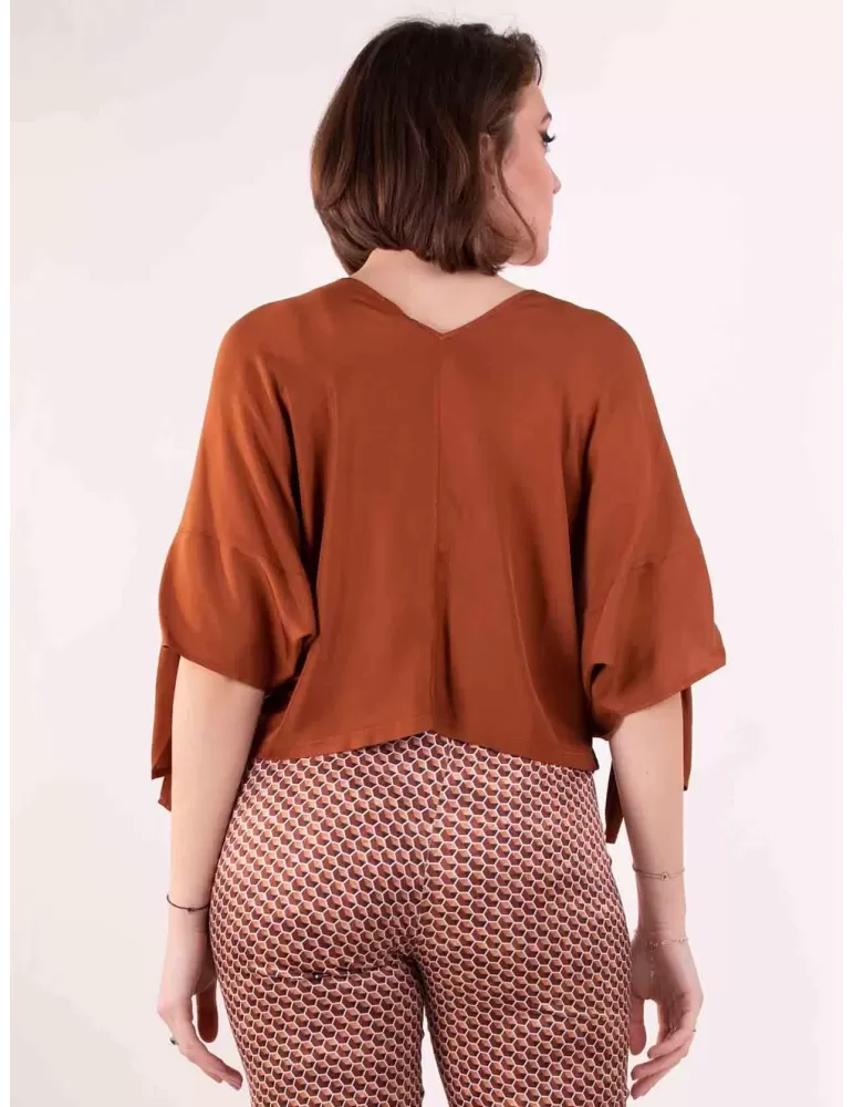 Frida Madè 2023 | Plain brown silk pull-on kimono blouse shirt