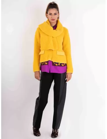 Frida Madè knitwear | Baby alpaca merino bouclè yellow thick scarf 2
