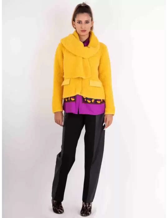 Frida Madè knitwear | Baby alpaca merino bouclè yellow thick scarf