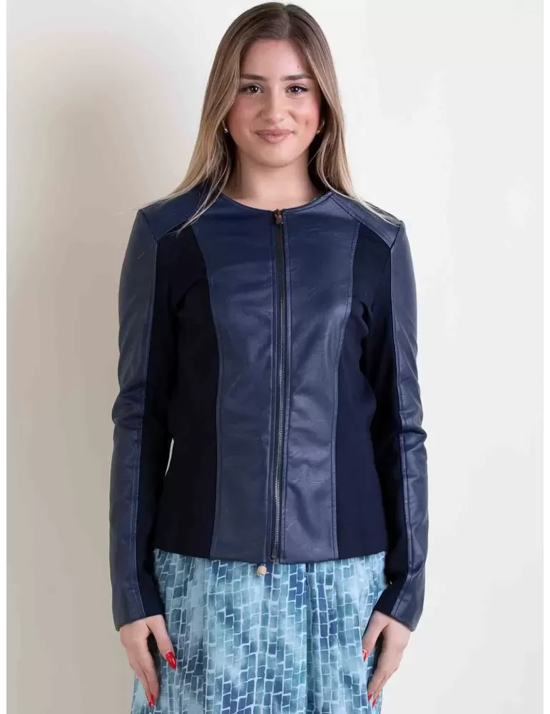 Giacca nera blazer chanellina in eco pelle blu Rubamori fino alla 52 Giacca nera blazer chanellina in eco pelle blu Rubamori fino alla 52