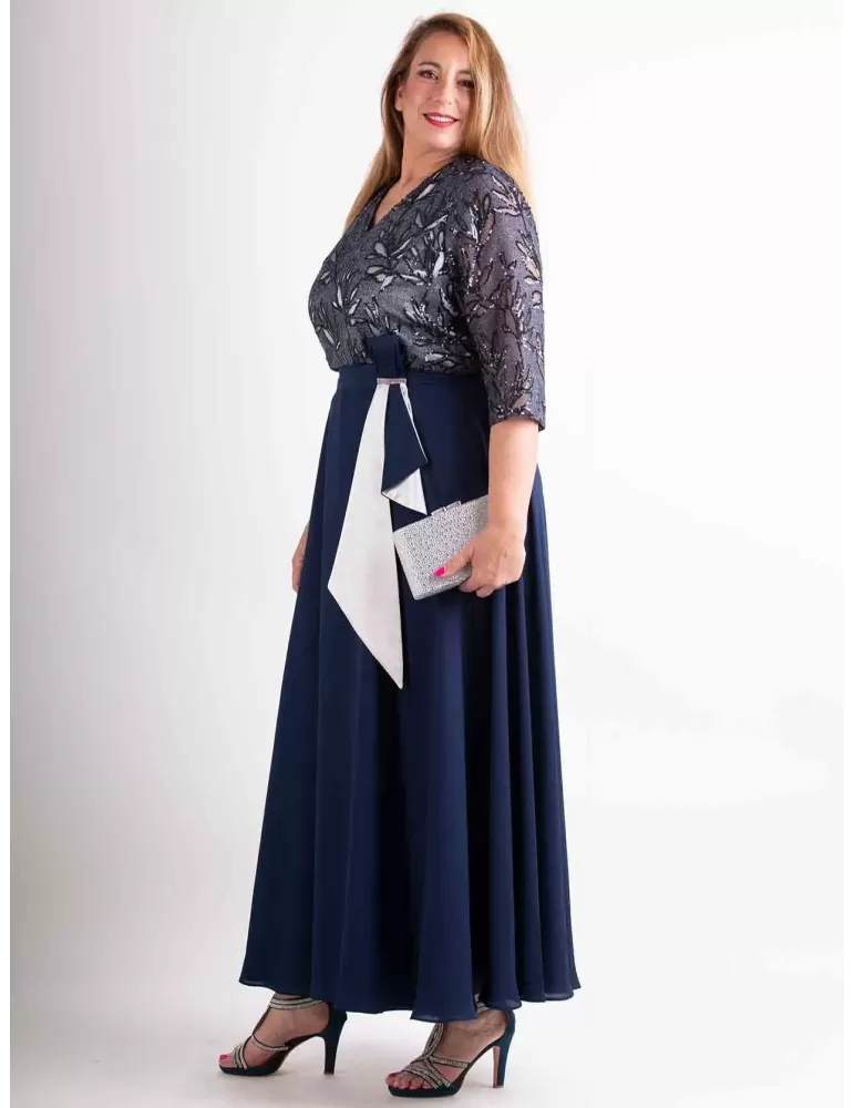 Evassè plus size dark blue formal gown with lace and sleeves Evassè plus size dark blue formal gown with lace and sleeves