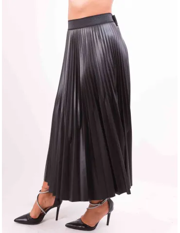 Piero Moretti black faux leather plissè midi skirt 2