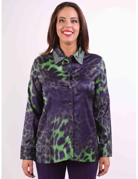 Francesca Mercuriali 2025 | Camicia viola e verde fantasia animalier Francesca Mercuriali 2025 | Camicia viola e verde fantasia animalier