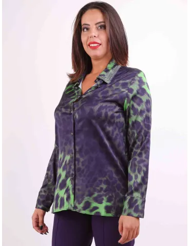 Francesca Mercuriali 2025 | Camicia viola e verde fantasia animalier 2