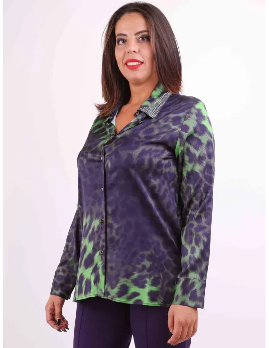 Francesca Mercuriali 2025 | Camicia viola e verde fantasia animalier