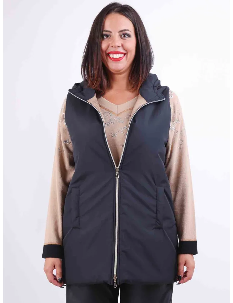 Gilet lungo col cappuccio piumino nero e beige fino alla 52 | Rubamori Gilet lungo col cappuccio piumino nero e beige fino alla 52 | Rubamori