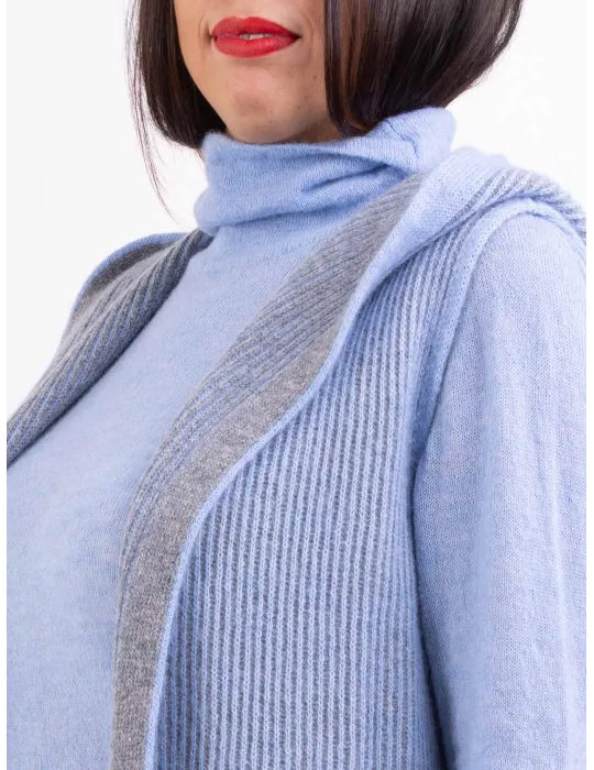 Gilet lungo col cappuccio in lana alpaca celeste e grigio Frida Madè