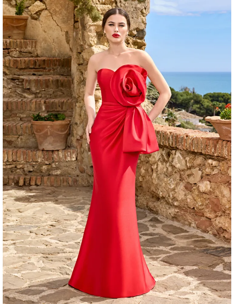 Sonia Pena 125008 | Abito rosso lungo decoltè a sirena e grande fiore Sonia Pena 125008 | Abito rosso lungo decoltè a sirena e grande fiore