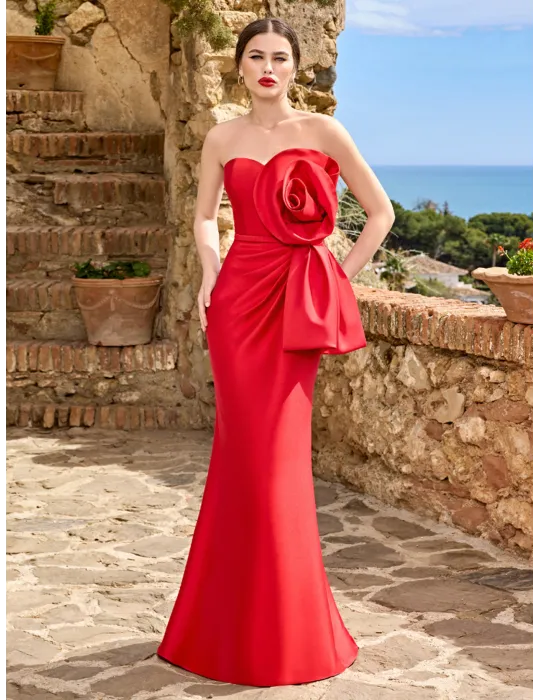 Sonia Pena 125008 | Abito rosso lungo decoltè a sirena e grande fiore Sonia Pena 125008 | Abito rosso lungo decoltè a sirena e grande fiore