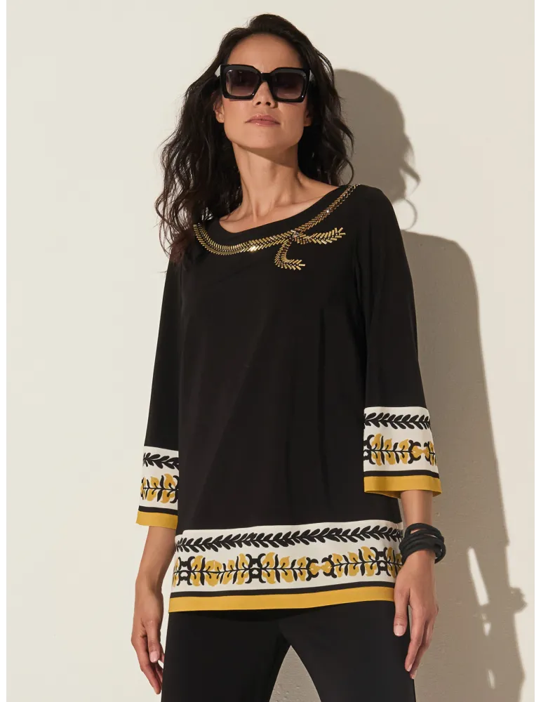 Piero Moretti 2025 | Blusa nera con bordi fantasia e ricamo di strass Piero Moretti 2025 | Blusa nera con bordi fantasia e ricamo di strass