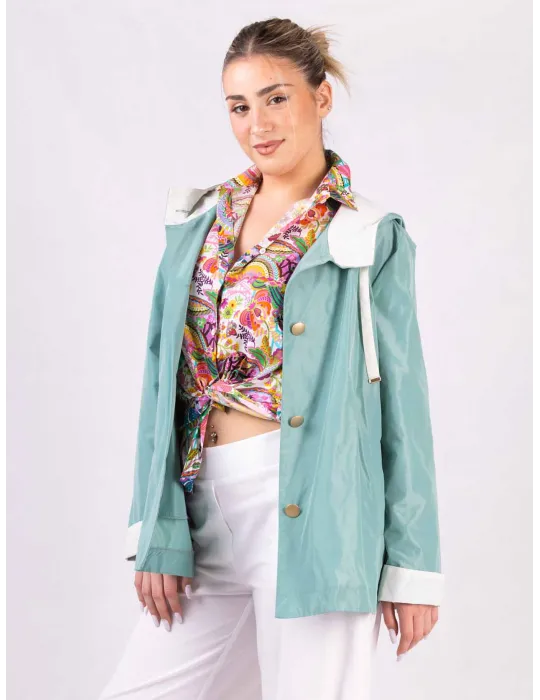 Giacca impermeabile verde salvia col cappuccio fino alla tg 54