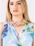 Collana lunga nera con fiore oro e medaglione indiano rosso