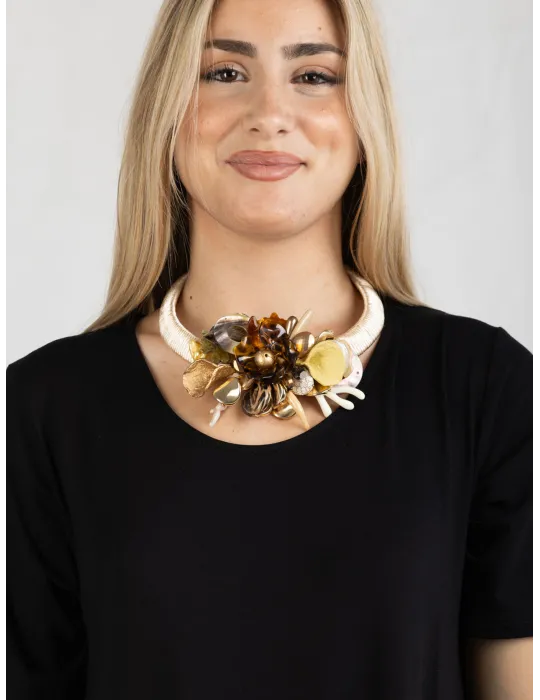 Handmade rigid short necklace with bronze worked flower