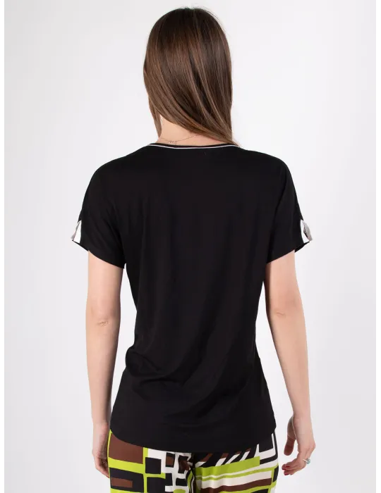 Rubamori black kimono sleeves t-shirt with white profiles