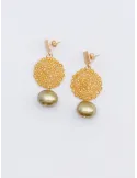 Golden dangling earrings with Mallorca pearl