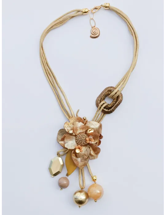Collana lunga in seta beige e oro con fiore oro e medaglione indiano rosso Collana lunga in seta beige e oro con fiore oro e medaglione indiano rosso