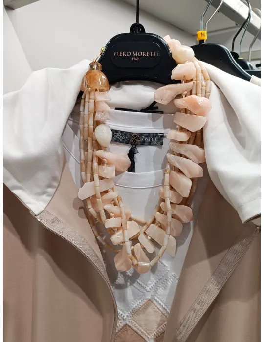 Collana artigianale multi-fili con pietre naturali rosa cipria