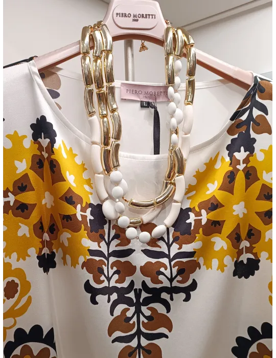 Collana artigianale leggera a tre fili in bianco e oro