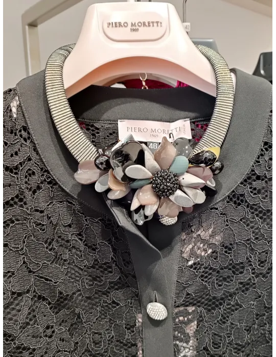 Collana artigianale in seta girocollo seta con fiore sull'oro e nero
