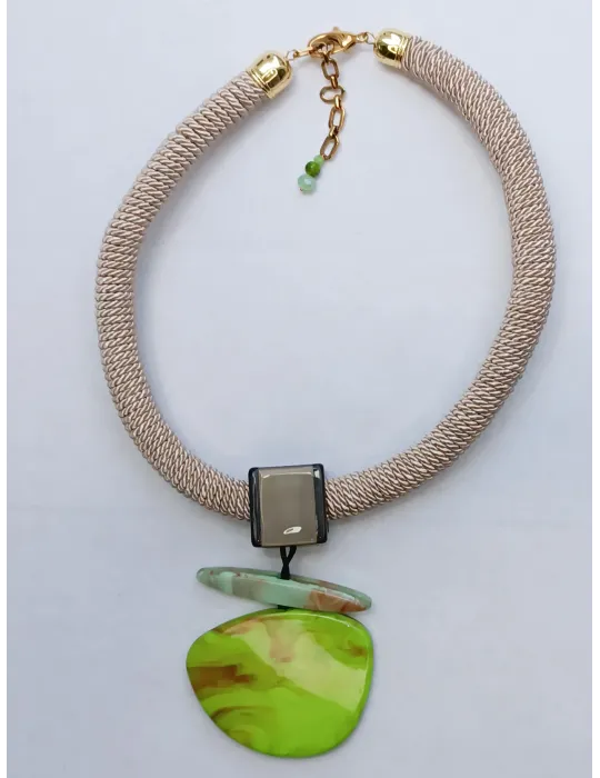 Collana artigianale in seta girogola sul bronzo e arancio mocha mousse Collana artigianale in seta girogola sul bronzo e arancio mocha mousse