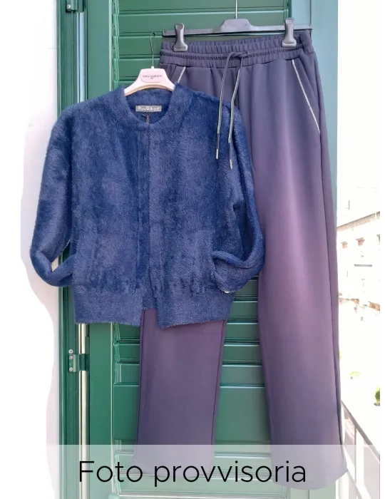 Riva Tricot Italy | Blue fluffy tracksuit jacket | off-duty outfits