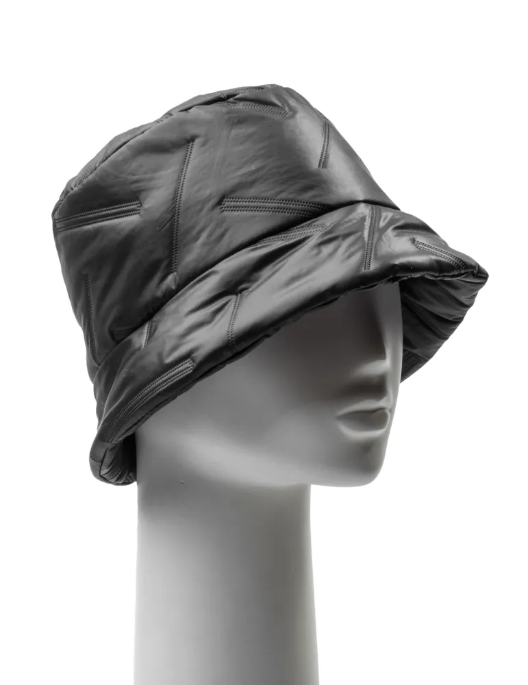 Cappello cloche tessuto nero con interno in pile  by Bissoli