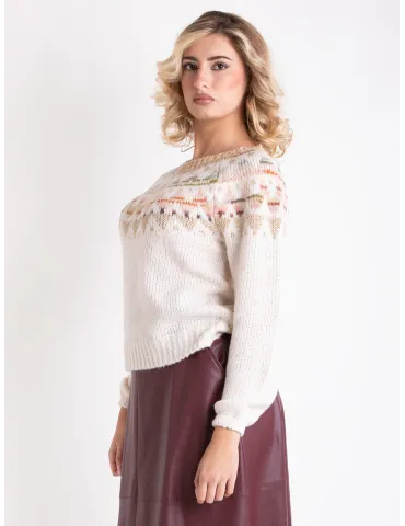 Maglione chiaro con ricami tirolesi in lurex oro Rubamori 2