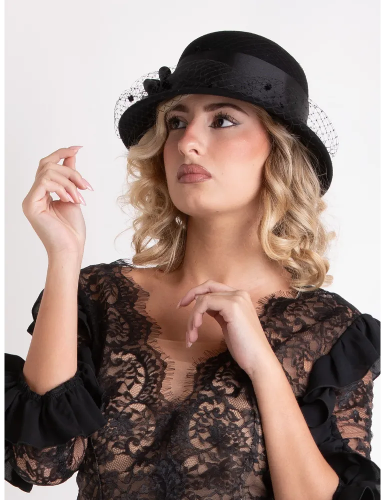 Elegant black hat in pure wool felt with veil by Complit