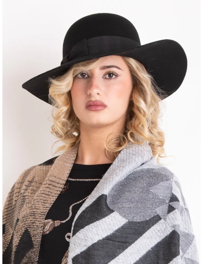 Black wool Hat with wide brim by Complit