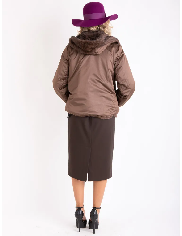 Giaccone di pelliccia marrone reversibile con cappuccio fino alla 58