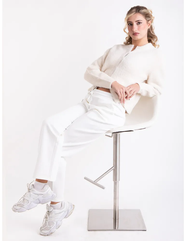 Relaxed-fit white trousers with elastic waist band