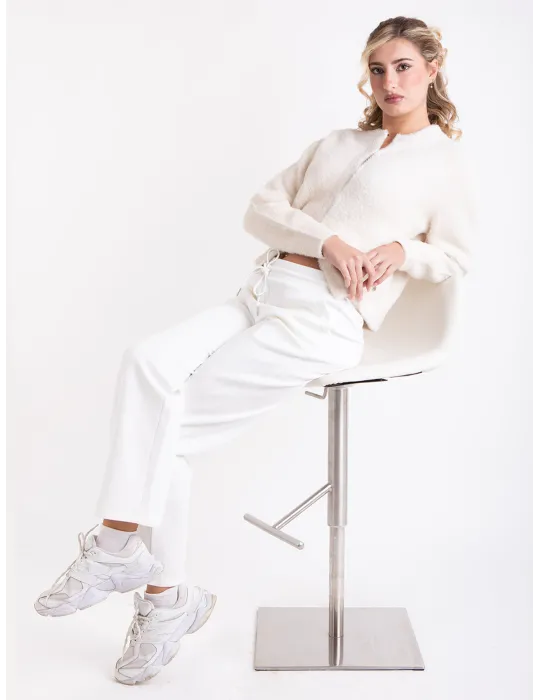 Relaxed-fit white trousers with elastic waist band