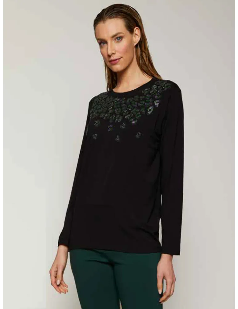 Black t-shirt with shiny rhinestones animal spotted design