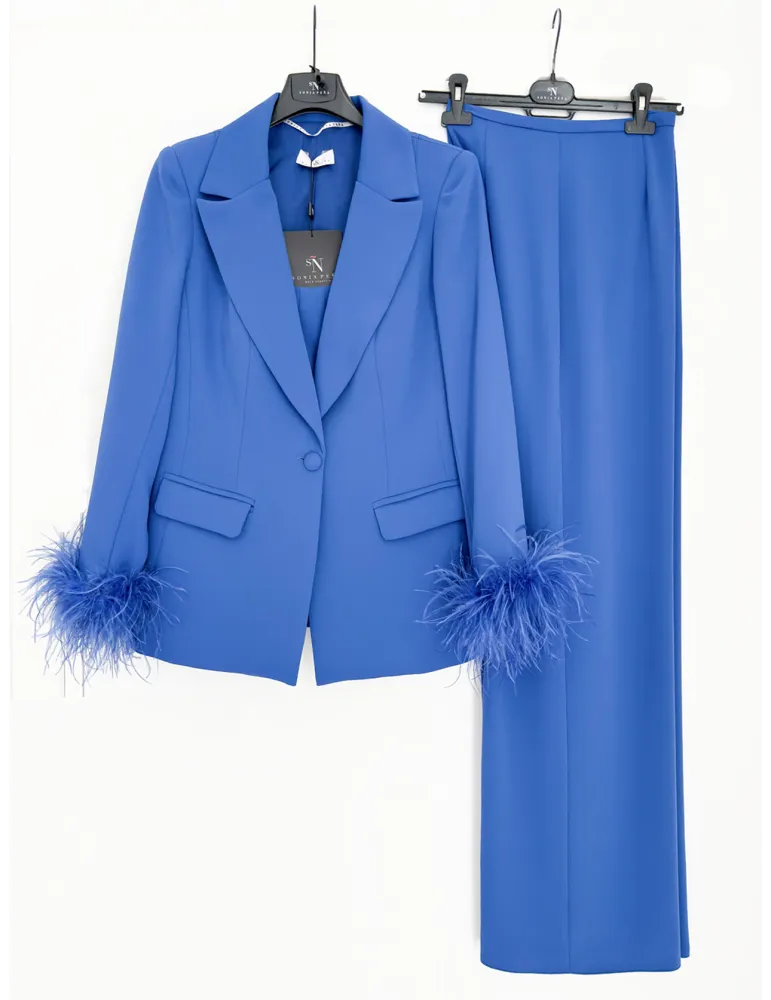 Sonia Pena 1260048 | Tailleur cerimonia pantaloni e bustino con piume
