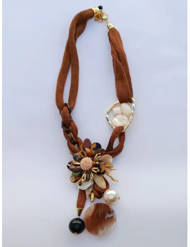 Handmade rigid short necklace with bronze worked flower 2