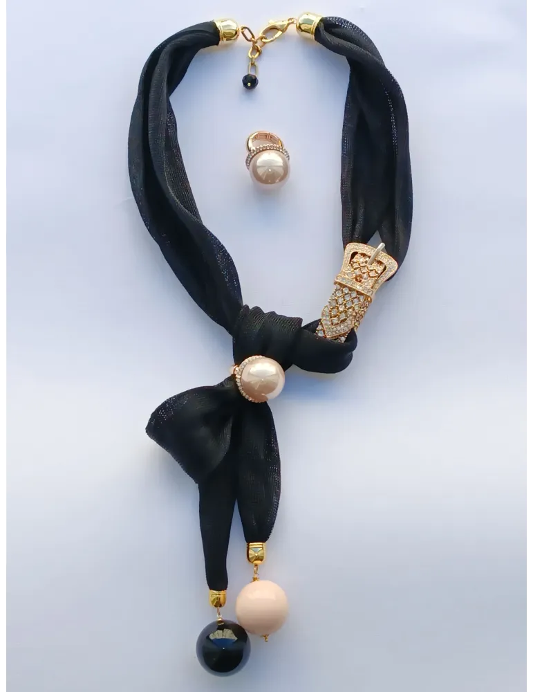 Collana artigianale lunga anallergica con resine perle e cristalli