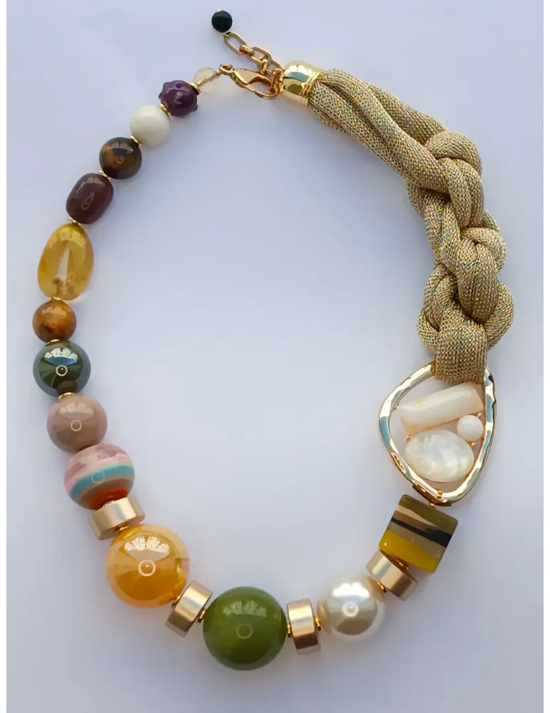 Collana artigianale anallergica con resine perle e cristalli