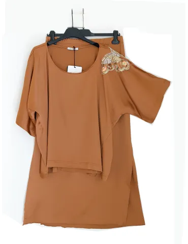 Butterfly-Embellished Blouse and Long Skirt Set in Tobacco 2
